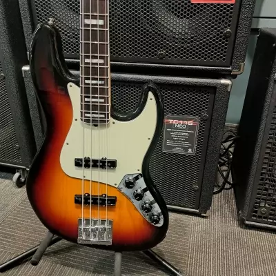 Fender American Ultra Jazz Bass 2